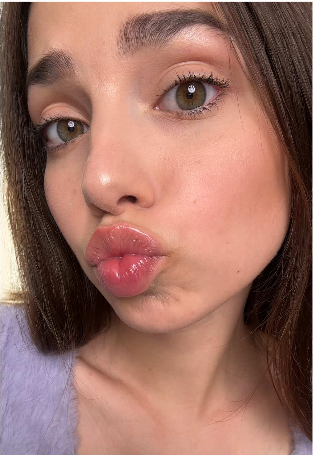 #asmr #kisses #lips #lipgloss 