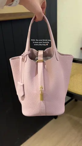 i am literally obsessed with this baby pink bag omg 😭 #pinkbag #babypink #cowhide #bucketbag  #leatherbag #leatherpurse #purse #bag #handbag #handbags #shoulderbag #whatsinmybag #whatsinmypurse #cute #toocute #fashion #viral #bagessentials #bagcollection #bags #pursecollection #pursetok #MomsofTikTok  #spotlightfinds #newyearnewaura #fashionlook #tiktokshoplastchance #ValentinesDay #valentinesdaygift #valentinesday2025 