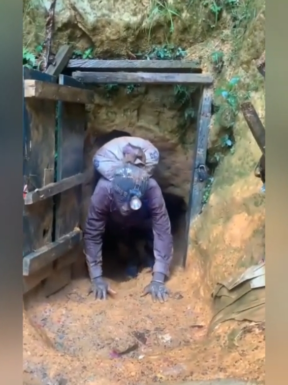 Activities that goes on in underground mining #underground #galamseytv #foryoupage #galamseyvideo #gold 