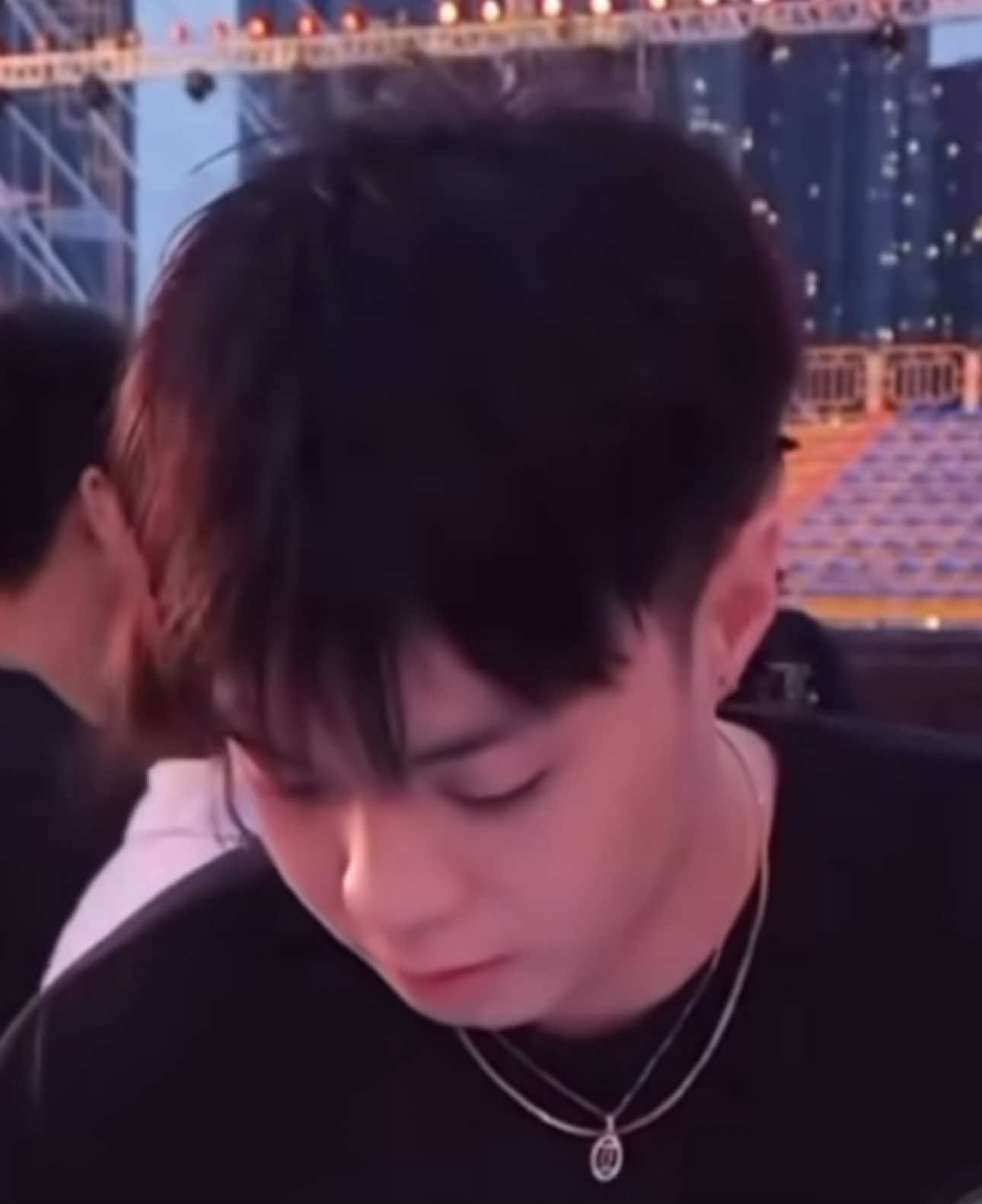 Vuốt tóc: +10 vợ ✅ Xoã tóc: +10 chị, mẹ ✅ ©️ prowluv #negav #dangthanhan #hellonegav #wecometomakehit #anhtraisayhi #atsh #concertanhtraisayhi 