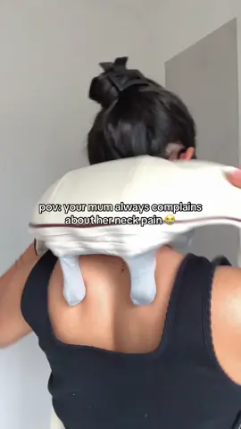 SALE NOW ON 🫶🏼 link in bio! #neckpain #shoulderpain #backpain #spinehealth #massage #neckmassage #neckmassager #massagetherapy #massager 