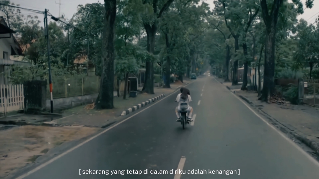 buanglah semua manusia penyebab sedihmu Hindia - Bayangkan Movie : Dilan 1990, Dilan 1991, Milea: Suara dari Dilan #bayangkan #hindia #lagipulahidupakanberakhir #lhab #dilan #milea #pidibaiq #iqbaalramadhan #vaneshaprescilla #clip #fyp #foru @Hindia 