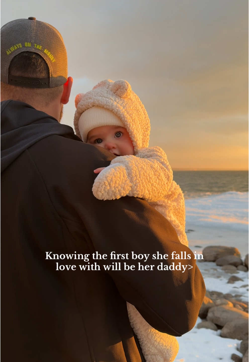 Daddy’s girl #daddysgirl #dadanddaughter #dad #baby #babylove #babyfever #babygirl 