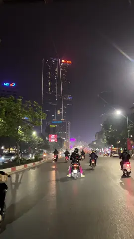 Cứ đi dạo ngang qua đây là lôi điện thoại ra quay chụp 😊😊 #langthanghanoi #chill #hanoi #xh #xuhuongtiktok 