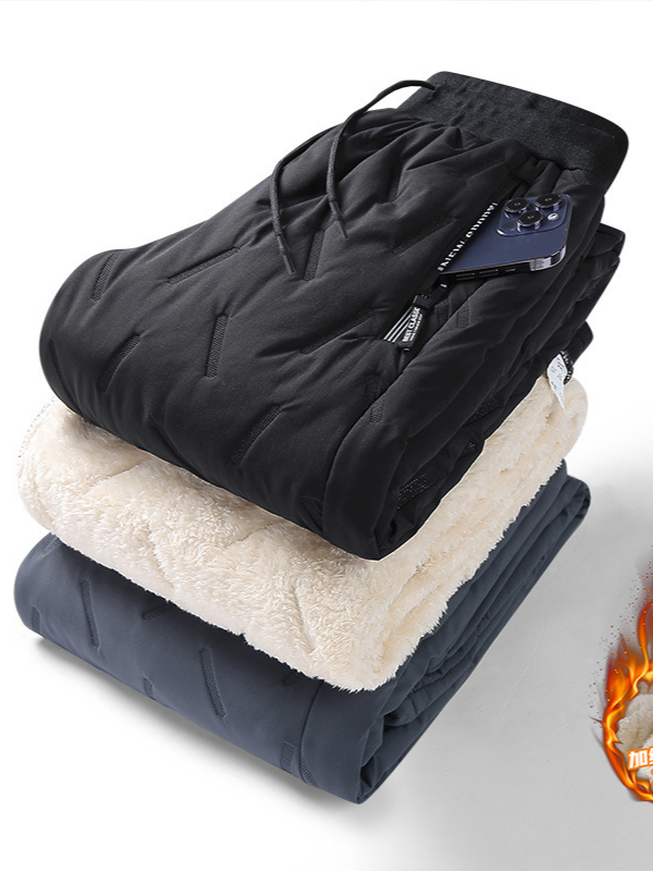 [70] Quần Gió Lót Lông QD2 - Ấm Áp, Thời Trang, Dành Cho Mùa Đông 👉Quần gió lót lông QD2 với thiết kế 3 lớp cao cấp: vải dù chống gió, mút cách nhiệt, và lông cừu nhân tạo giữ ấm vượt trội.  👉Dáng jogger trẻ trung, túi khóa kéo tiện lợi, phù hợp cho cả nam và nữ. Đa năng, dễ phối đồ và cực kỳ ấm áp cho mọi hoạt động trong mùa đông. #QuầnGióNam #QuầnLótLông #QuầnGiữẤm #QuầnJoggerNam #ThờiTrangNamMùaĐông