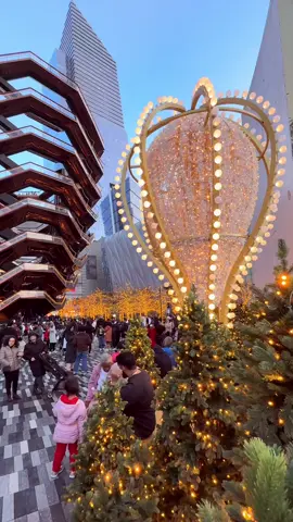 Magical Hudson Yards by night Filmed last night at the Public Square, Gardens and the Vessel @hudsonyards  Mention someone you’d like to visit Hudson Yards with.  📍Hudson Yards Public Square and Gardens, West Midtown Manhattan, New York City #newyork #newyorkcity #hudsonyards #nyc