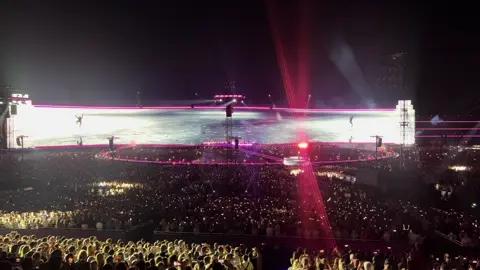 Skyfall 💥 #Flashback #munich #adele #adelelive #throwback 