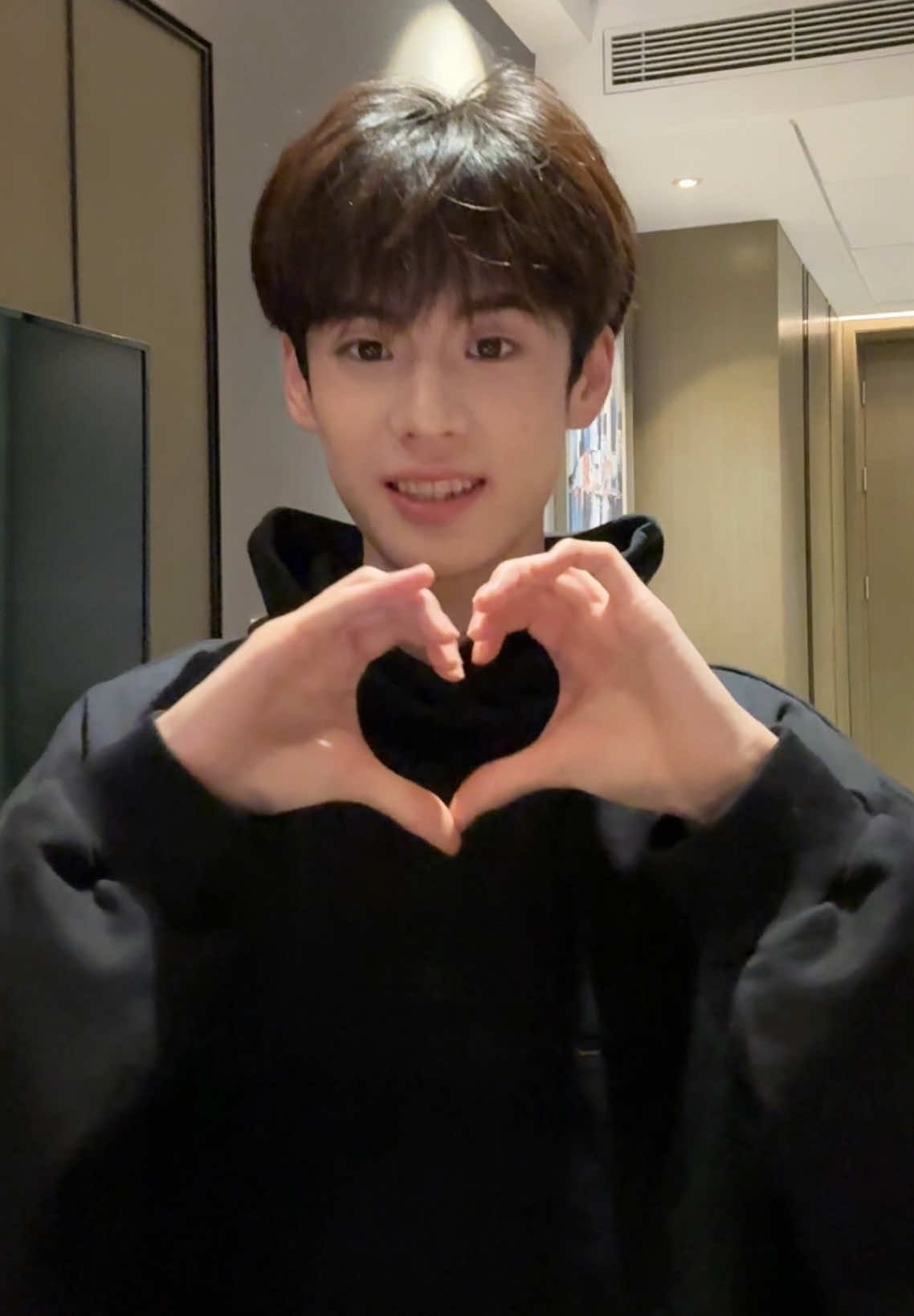 因为你 世界不再单调 #刘佳梁 #liujialiang #luugiailuong 