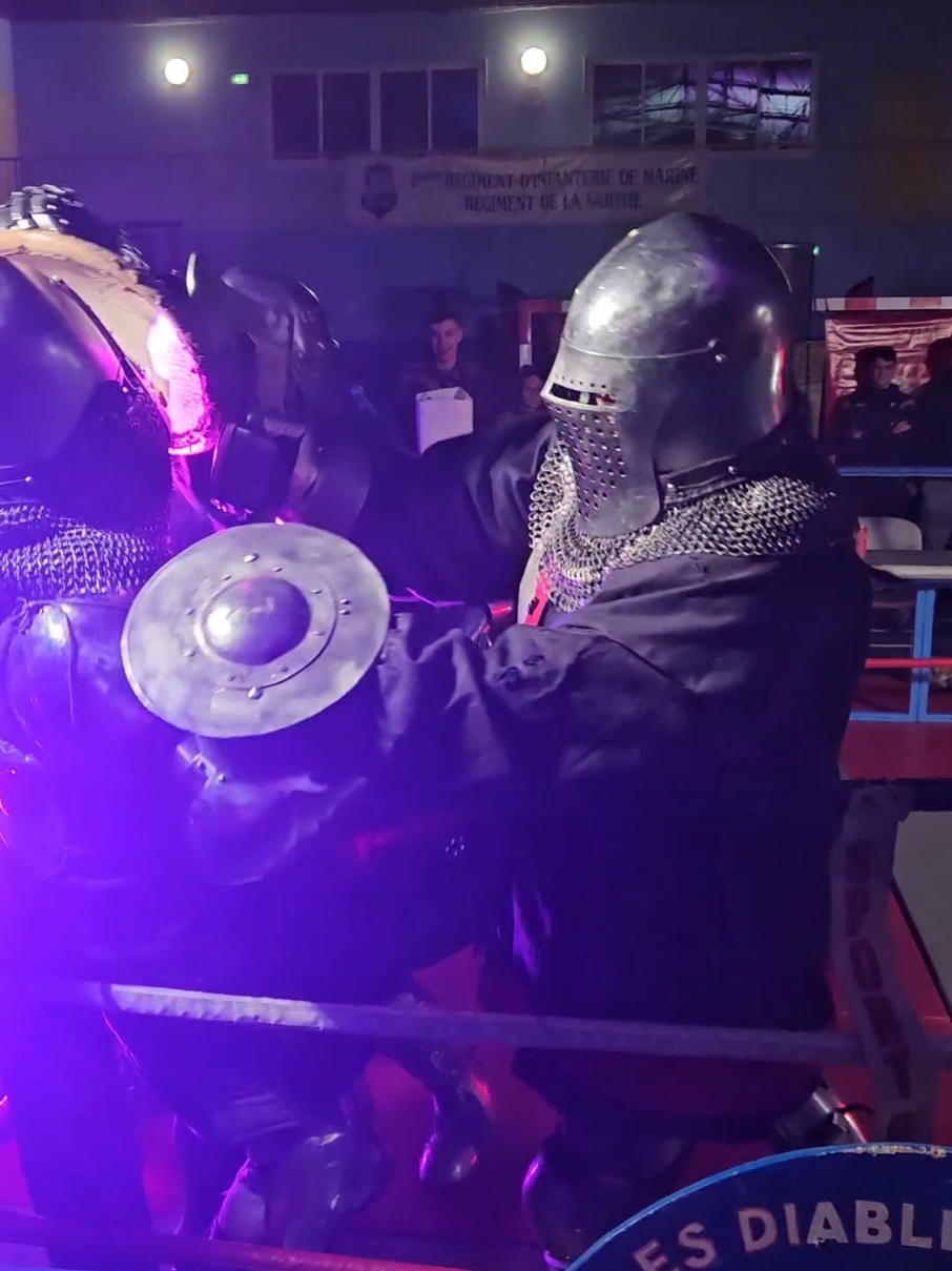 Réponse à @benisama0 merci @LESCORBEAUXSACRES et merci à tous ceux qui ont organisé cette soirée énorme et sèche 😜#humour #militaire 