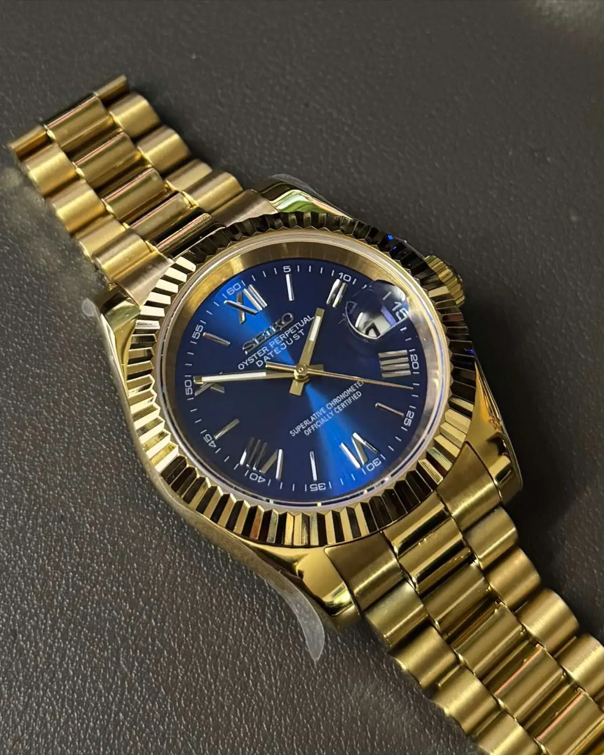 Personalize your timepiece with a custom rotor🤩 DM us if you’re interested in customizing a timepiece today ✅ #seiko #seikomod #customwatch #watch #royaloak #WatchCollection #automaticwatch #seikocollector #timepiece #seikomodder #watchgame #customseiko