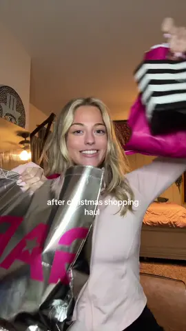 i love the pink ulta bag #shopping #mallhaul 
