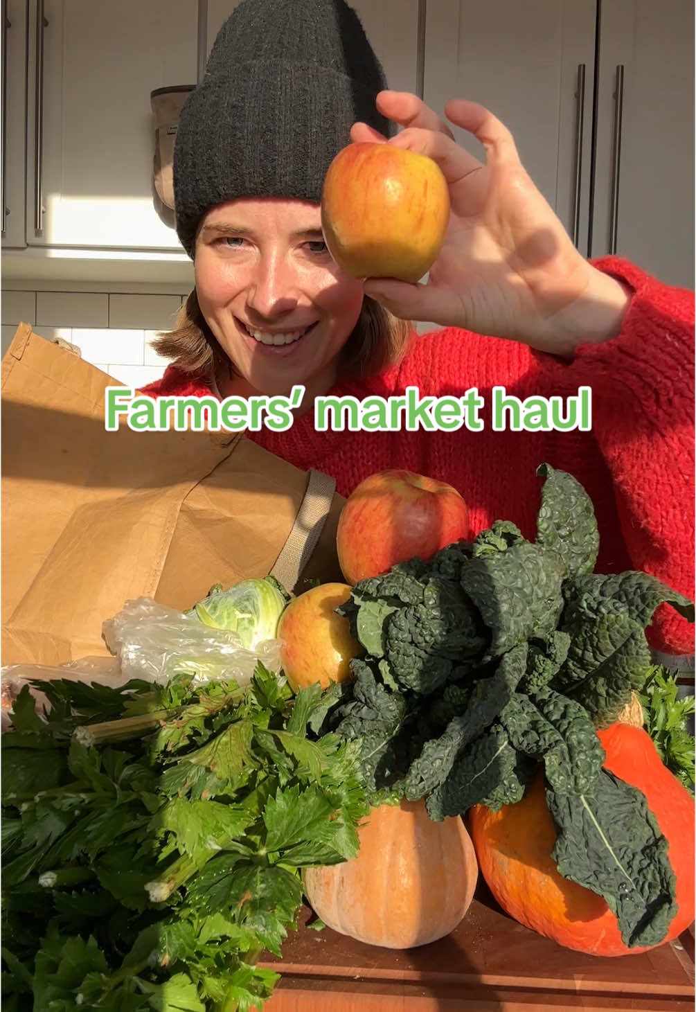 Winter at the farmers market 🙂‍↔️ #farmersmarket #farmersmarkethaul #winterproduce #squash #honeynutsquash #kabocha 