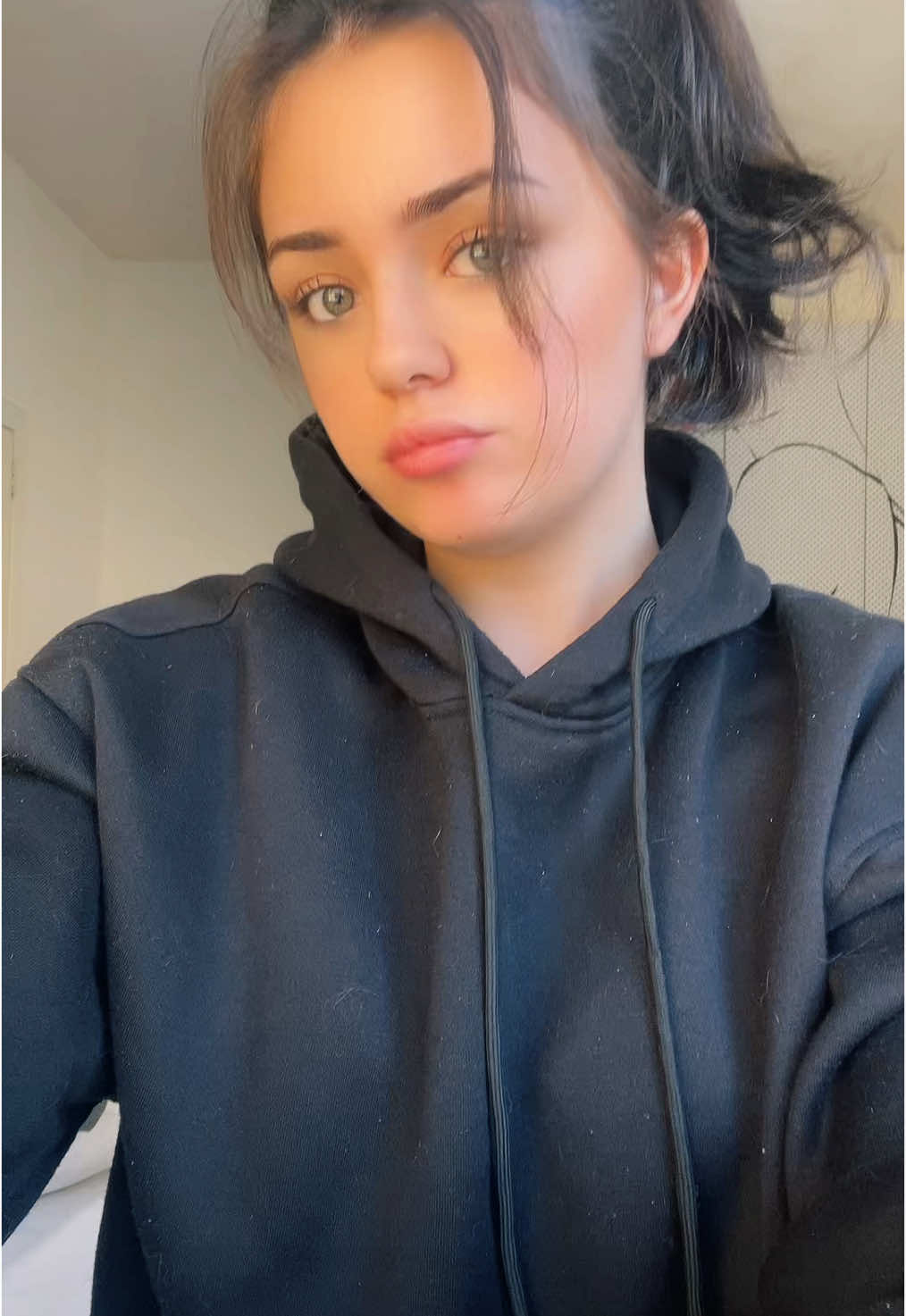 أكيد البلوزة هتكون كلها شعر بس تكوني عندك 🐈🐈🐈