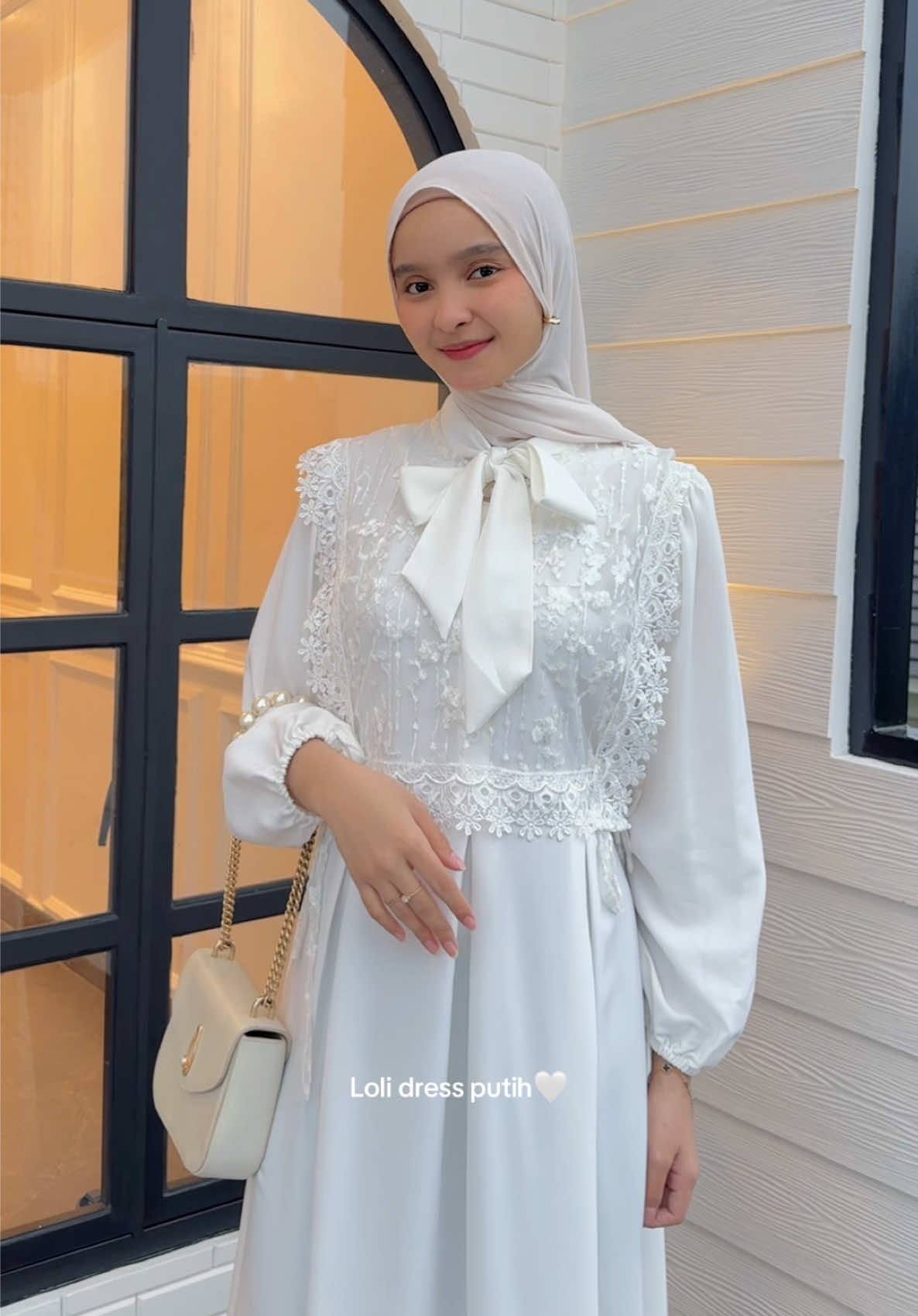 Lebaran tinggal hitungan bulan, siapkan dress nya dari sekarang😆 btw loli dress yang dipakain kak model readystock looh✨ #fyp #fashiontiktok #rekomendasioutfit #outfitkekinian #diskontiktokshop #outfitideas #OOTD #outfitlebaran #gamislebaran #bajulebaran 