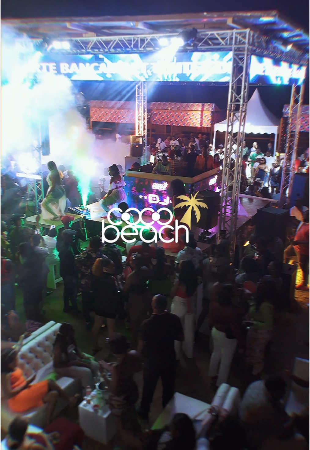 Un bref aperçu de ce que vous avez manqué jusqu’ici 😌  L’expérience Coco Beach continue tous les soirs jusqu’au 5 janvier 2025 🥥💜 La réservation est fortement conseillée  📞696 89 38 74  📍La Marina 2000, Youpwe, Douala. #Jamais2sans3💜 #VivezCocoBeach🥥