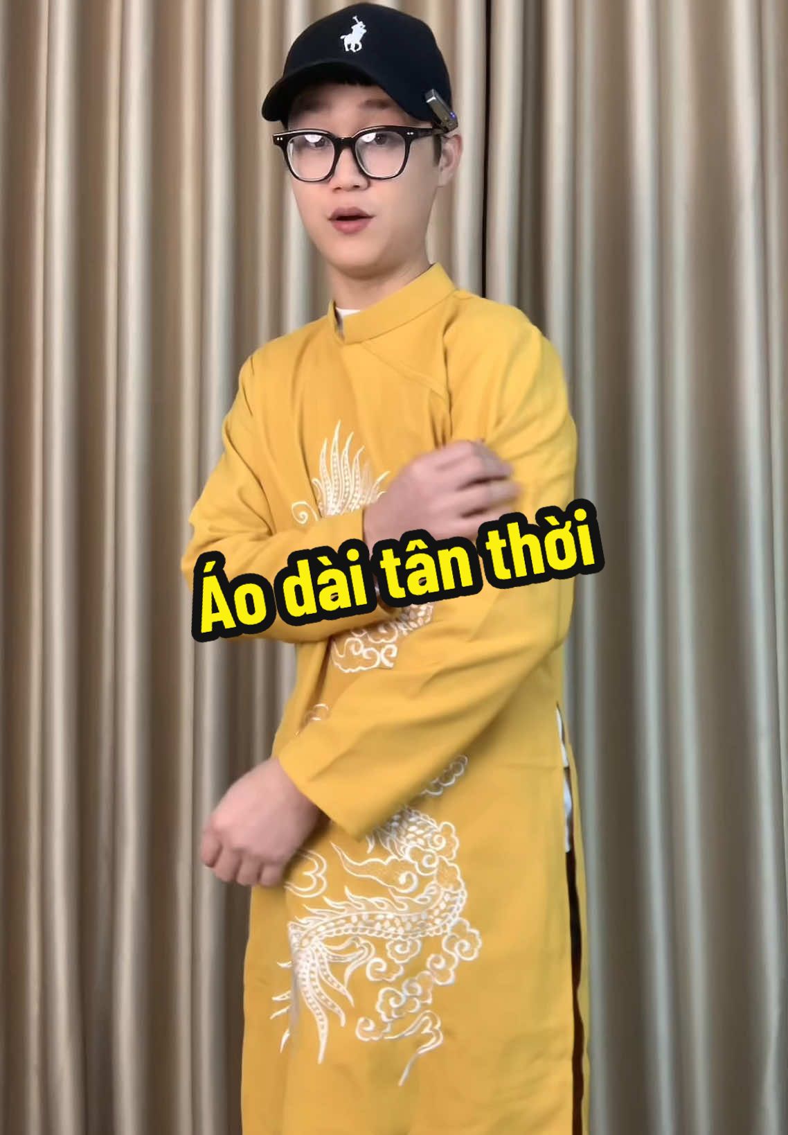Áo dài tân thời  #aodai #aodaivietnam #aodaitanthoi #aodainam 