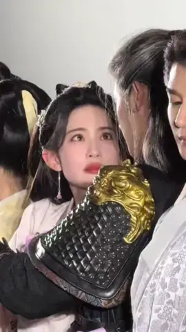 เสี่ยวหลินช่วยด้วยสายตาเมิ่งจื่ออี้บอกว่าช่วยฉันด้วย😍สายตาเหมือนอ้อนวอน #บุปผาเหนือลิขิต #หลี่อวิ๋นรุ่ย #เมิ่งจื่ออี้ #foryou 