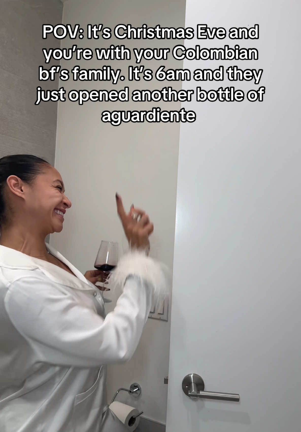 like I guess y’all don’t go to sleep for Santa to come?!?!?! #colombian #collmbia #aguardiente #aguardienteantioqueño #colombians #colombianos 