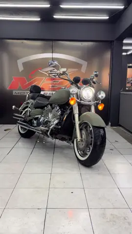 Yamaha Royal Star 1300 1998 $$$ 69,000 $$$  •Título Limpio, Pedimento A1  •Factura de importación a tu nombre, Factura de M28 Motos •14,296 Millas (23,007Km)  •Motor 1294cc Impecable •Plastidip, su pintura original es Roja  •Faro en Led  •Bocinas  •Llantas 90% de vida  -Todas nuestras motocicletas van garantizadas legalmente en su documentación  ✈️Hacemos envíos a toda la República Mexicana 🇲🇽✅ Contamos con tienda física en Guadalajara, Jalisco. Compra seguro con M28 Motos 📱3317599488 📱3312160457 Marco Alejandro  Marco Antonio  Aceptamos cualquier tipo de tarjeta de crédito o débito 💳 🚫No Financiamos