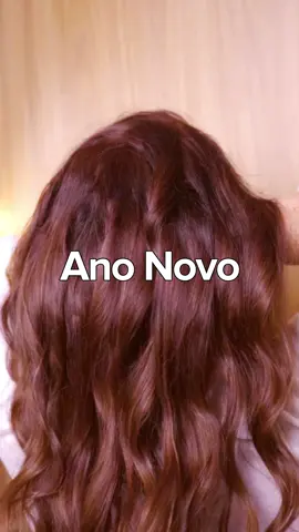 Cabelo novo, energia renovada! Em 2025, seja sua própria inspiração: mude, brilhe e surpreenda com #MaxtonDelícias ✨ #Maxton #Embelleze #LiberdadeParaSerMaisVocê #HairColorChallenge #Transformation #Transformacao #Tendencias2025 #TintaMaxton #CabeloChocolate #CabeloCaramelo #BrownHair #CopperHair #AnoNovo #2025 #HairTok