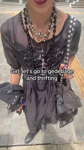 ga perlu rekomendasi cafe gemas bandung when we got the ultimate dystopian thrift paradise 🫵🏻⭐️ #pasarcimolgedebage #gedebage #gedebagebandung #thrift #thrifting #thriftbandung #thriftgedebage #fashion #fashiontok #itb #kriyaitb #fsrditb #bandung