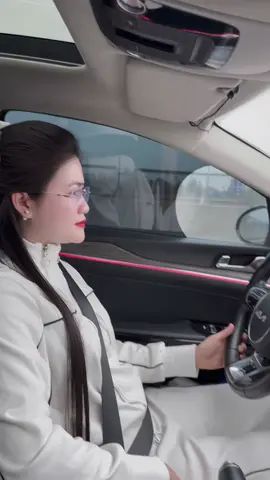 Mình rất thích câu nói này: “Mong bạn tìm được người có cùng tiếng nói, để bạn không cần phải dành cả đời mình để giãi bày tâm can”