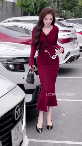 Sét áo tay dài cổ V đính nơ bèo phối chân váy dài dáng xoè #setvayao #setvaybody #thoitrangnu #xuhuong 