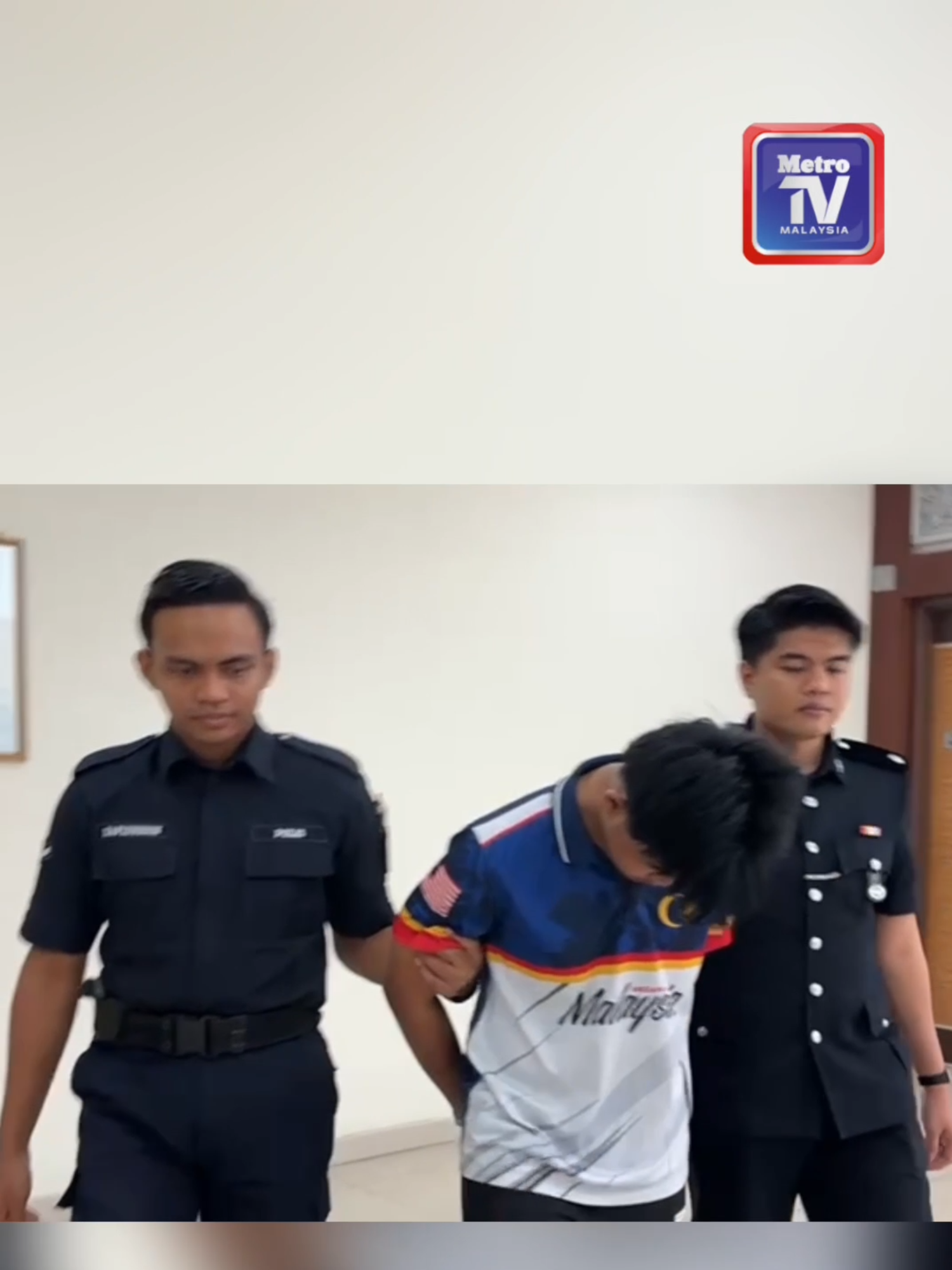 Warden pondok pengajian di Batu Pahat yang bakal menimang cahaya mata sulung Februari ini, dipenjara 20 tahun dan 13 sebatan selepas mengaku bersalah atas kesalahan amang seksual fizikal terhadap pelajar lelaki. #harianmetro #mahkamah