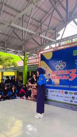 Nyanyi Solo Akresi Semara 3 SMPN 1 DUAPITUE #smpn1duapitue #porseni #andisyakirah #fypシ 