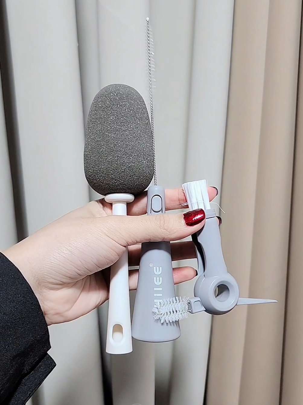 99 pesos trending panlinis ng tumbler!  #hilee #tumblercleaner #tumbler #brush #5in1tumblerbrush #fyp #trendingvideo #tumblers #hileetumbler #multifunctionalbrush #cleaninghack #tumblerbrushcleaner #trending #fypシ 