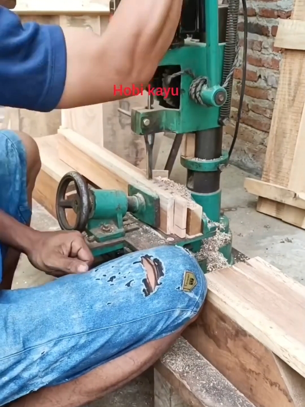 #creatorsearchinsights  wood 🪵🪓 work 😔  #woodwork #decor #doors #makersgonnamake #interior #woodart #construction #woodworking #carpenter #table #furnituredesign #woodcarving #viralreelschallenge #FineWoodworking #woodworkingcommunity #interior #wooddesign #carpenter #maker  #DIY #reelsfb #furniture #wood #foryou #foryoupage  #foryoupageofficial #fyp  #trending #viral_video  #fypシviral #growaccount #account #growmyaccount 