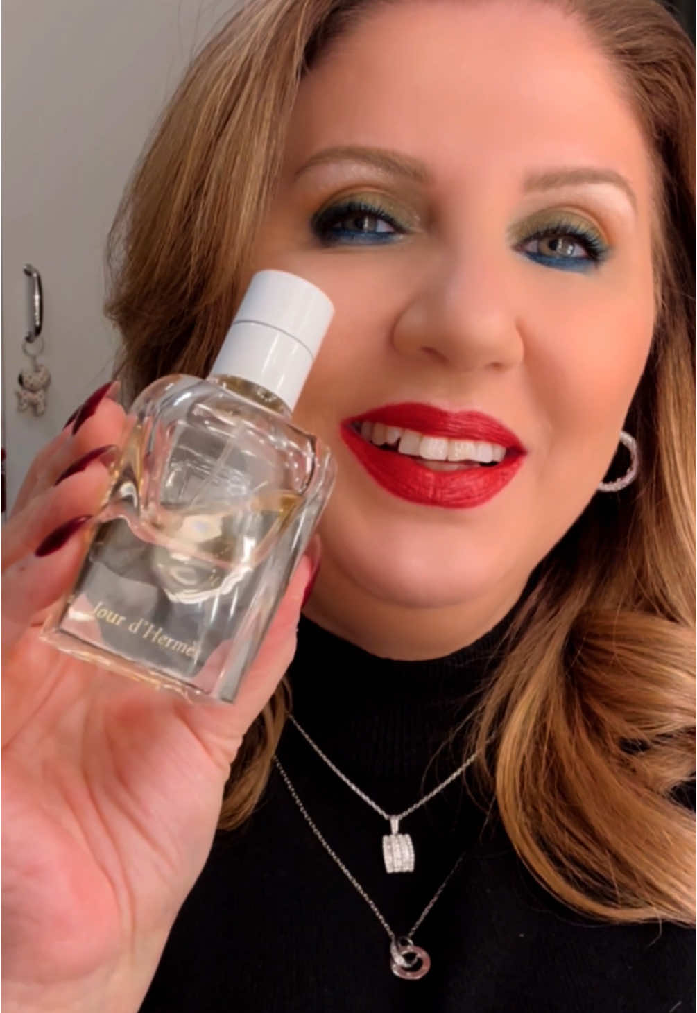 Please subscribe to my Youtube channel ink in the bio and watch my Hermes Holiday makeup tutorial link below 👇👇 https://youtu.be/el1yCyjqbV0 @chanel.beauty @Surratt @guccibeauty @tomfordbeauty @Sisley Paris @Cartier @ChanelOfficial #hermesbeauty #makeu #beautychat #makeupcheck #beautycheck #beautyrevieww #beautyrewind #beautyvlogger #hermes #beautyinfluencers #TikTokBeauty #TikTok #tiktoker #beautyinfluencer #luxurybeauty #luxurymakeup #beautyinfluencers #styleinspiration #styleinfluencer #eyemakeup #makeupchallenge #makeuptransformation #makeup #eyelook #beautylover #beautyaddict #makeupaddict #justbeauty #beautyhaul #chanelbeauty #tiktok #mytok #beautyguru #beauty101 #beautyqueen #beautytip #beautyis #beautyandthebeast #beautymode #beauty #makeuptips #makeuptutorials #beautytutorial #makeuptutorialvideo #makeup #highlight #makeuptutourial #makeuphack #highlighter #makeuptutoriall #makeuphack #highlighter #makeuptutoriall #makeuptutoria - #rouge #makeuptutorialsimple #influencer #makeupchallenge #makeuplook #beautyloverreveal #eyeshadow #makeuptips