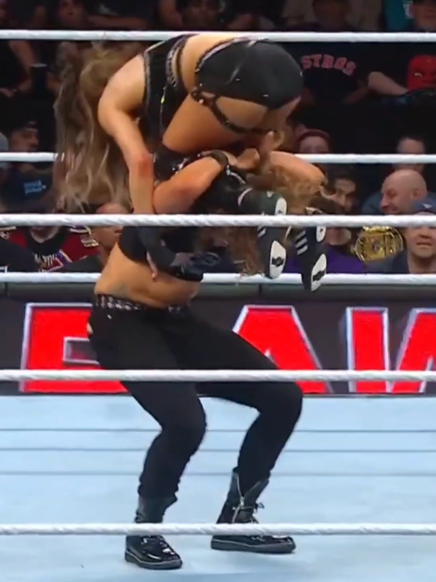Dakota Kai Vs Zoey Stark: Raw, Dec. 30, 2024#WWE#mondaynightraw#dakotakai#tik_tok#foryouu @Charlie aka DK 
