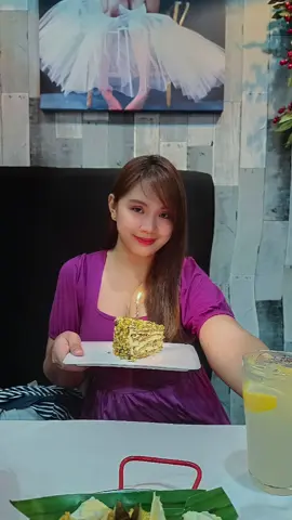 He carried us from January to December. Looking back, I'm overwhelmed by the countless ways God has shown His goodness to me. ✨ It's been a tough year --there were days when I think I couldn't make it. But by His grace & mercy. I'm still here 🫶 TO GOD BE THE GLORY.