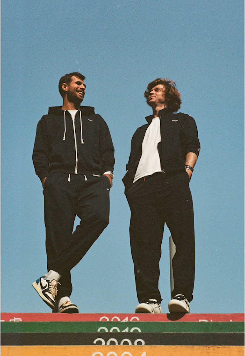 3,2,1…strike a pose 📸 Exploromg Hong Kong with Rublev & Khachanov ✨ #fyp #tennis #tennistv #rublev #khachanov 