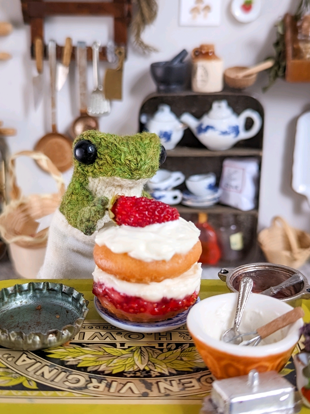 Happy New Year from Frog and Toad! ✨ These are some of my favourite moments from 2024 💖 Here's to lots more joy, creativity and cups of tea in 2025! 🎊  #frogandtoad #knittedfrog 