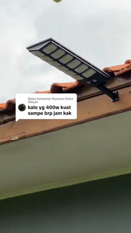 Membalas @Nyuman Ketut Wayan mau yang 400 watt 500 watt bahkan 1200 watt tetap ya cahaya lampunya bisa tahan semalaman #lamputenagasurya #lamputenagamatahari #lampusolar 