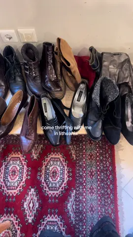 who wants a haul ??😋😋 #vintagefashion #thriftinghaul #thriftingfinds #humana #lithuania 