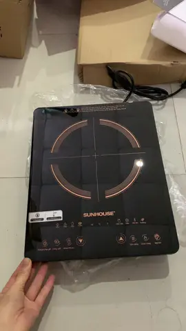 Tết này sắm con bếp từ làm nồi lẩu thì quá hợp lý ae nhỉ, e bếp từ đơn nhà Sunhouse model SHD6803 đẹp Long lanh mặt kính cường lực siêu bền, phím bấm cảm ứng, 8 chế độ nấu đa dạng #xuhuongtiktok #thinhhanh 