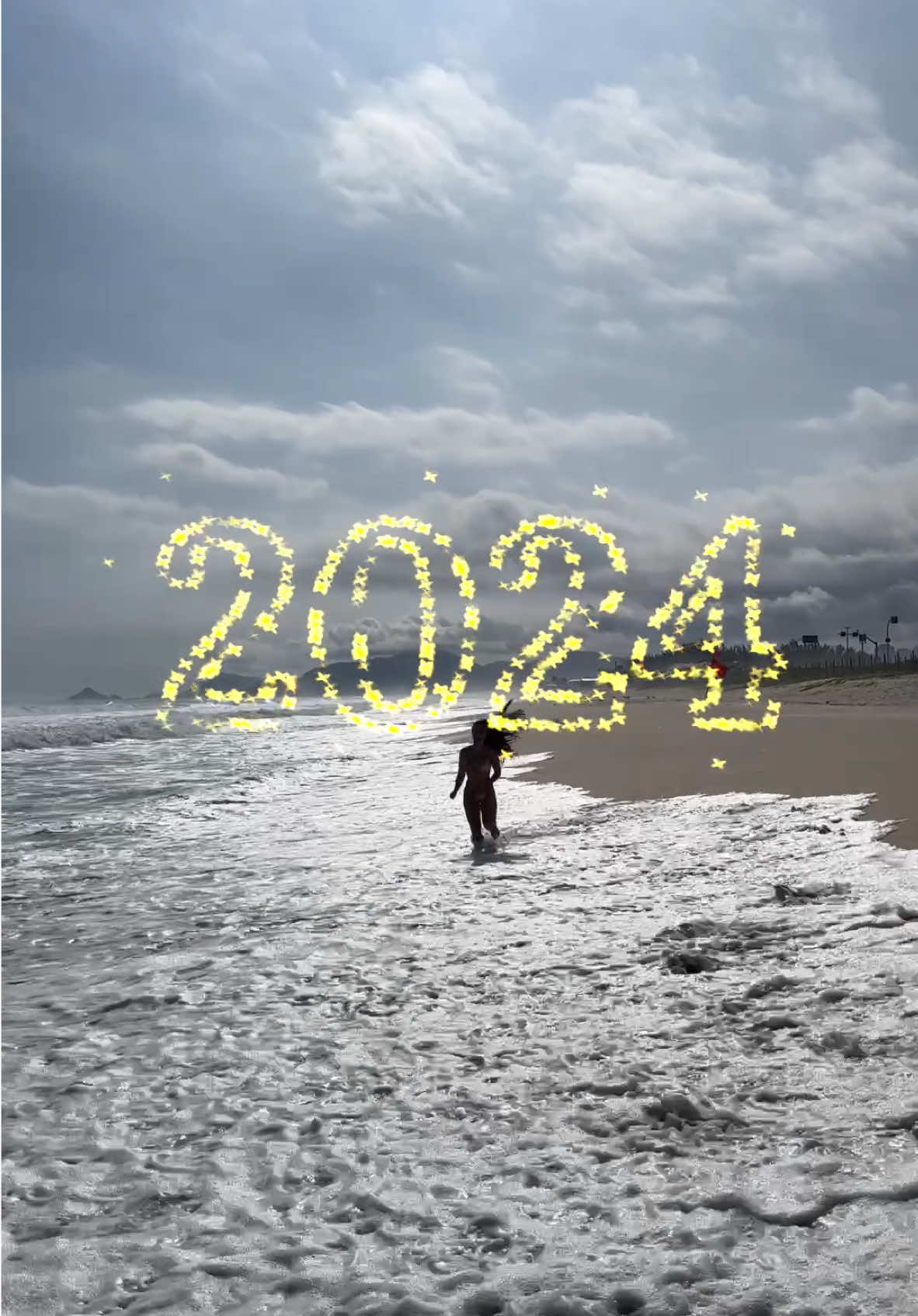 Obrigada 2024! Podem vir novas 365 oportunidades pra ser feliz ❤️ VEM COM TUDO 2025 ✨