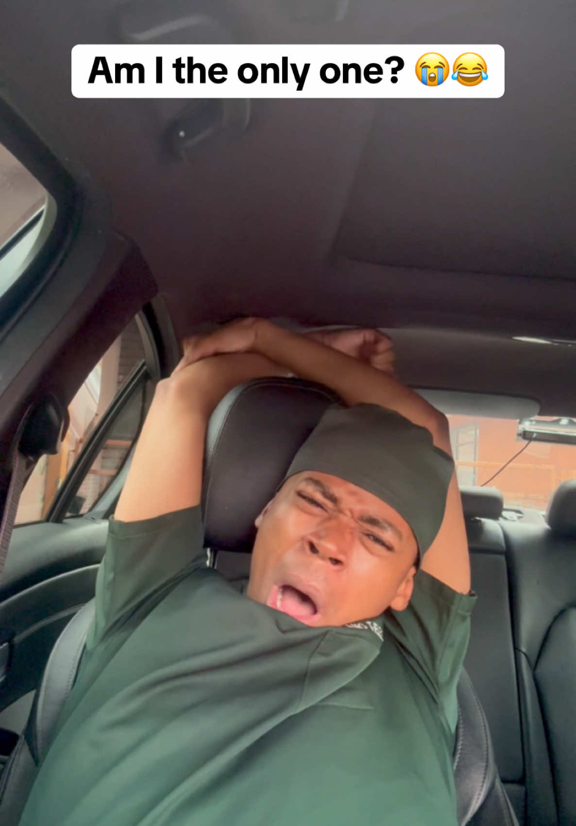 How to stretch in the car 😭😂 . . . #stretching #car #howtotiktok #doctor #fyp #foryoupage #kamotjelele #viralvideos