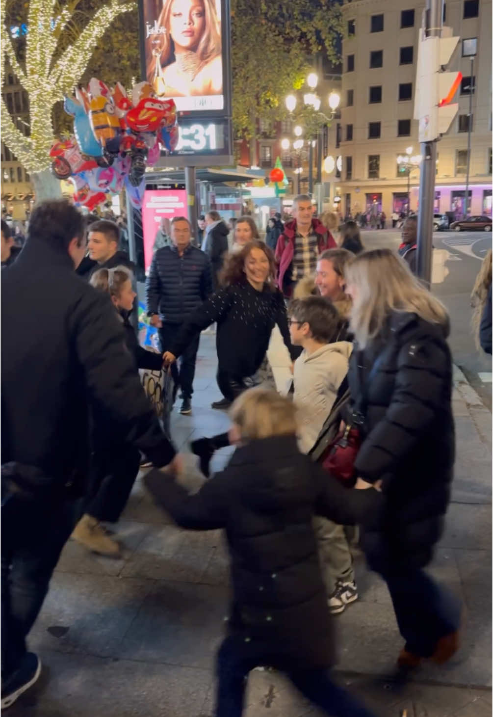 Happy New Year #feliznavidad #bilbao #merrychristmas #newyear #happynewyear #bilbaobaile #improvisation #bailaconiriska #dancewithiriska #baila #baile #bailaconmigo #dance #danza 