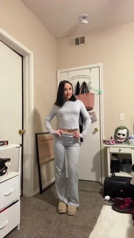 comfy set #FANALA #2pieceset #loungeset #outfitofthenight #creatorsearchinsights 