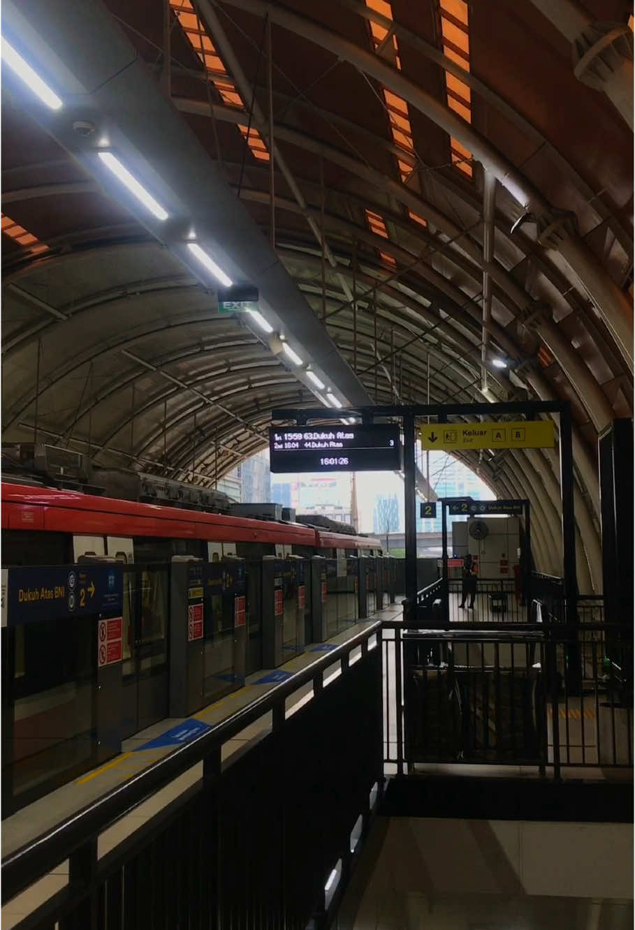 LRT Vibes | Pancoran - Kuningan #lrtjabodebek #lrtjakarta #transportasiumum #jakarta #lrt #kai #indonesia #aesthetic #romanticizing 