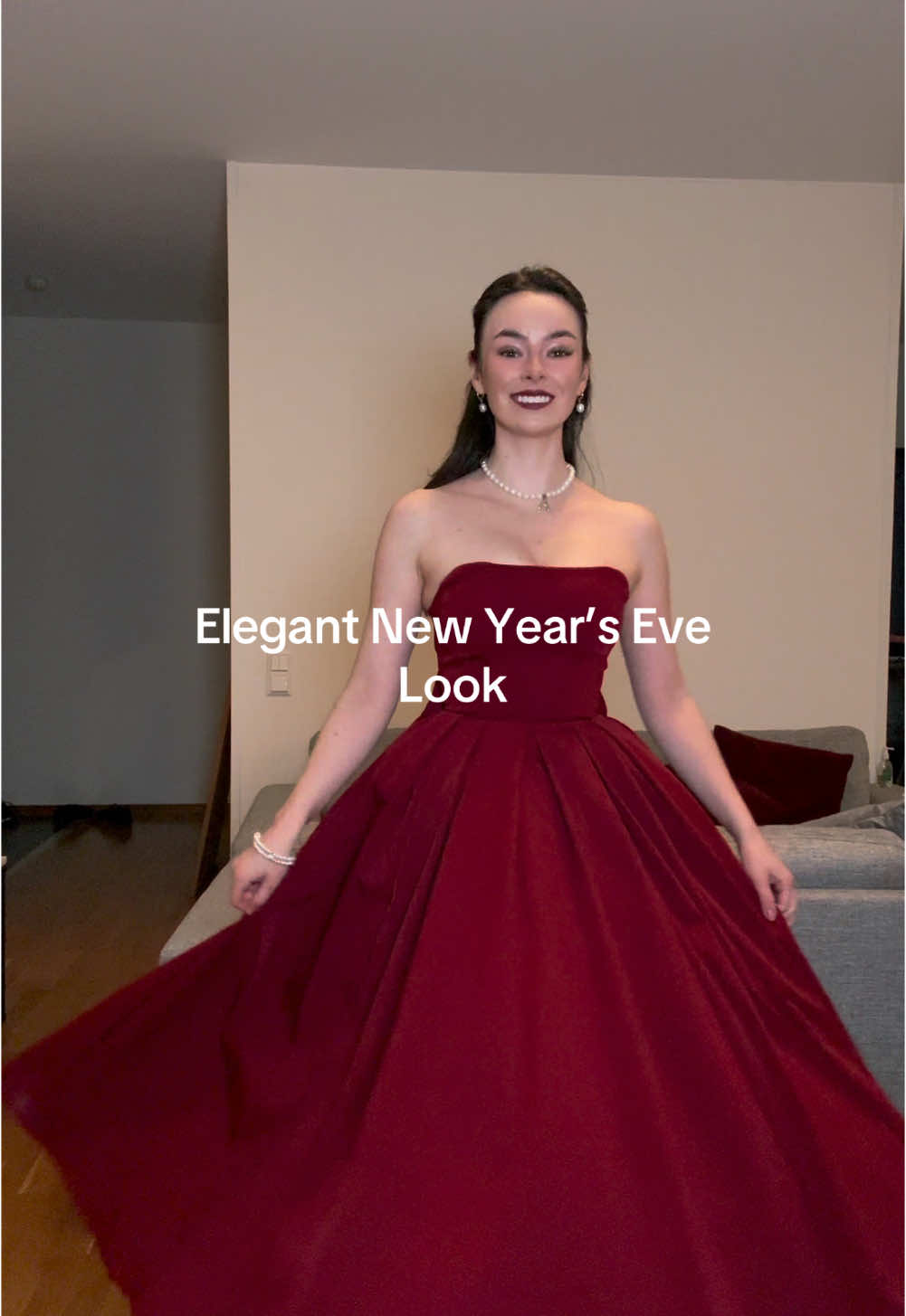 Modern Renaissance #classyoutfit #fashiontiktok #elegantoutfit #classystyle #elegantlady #styletips #newyearseveoutfit #newyearseveoutfitinspo 