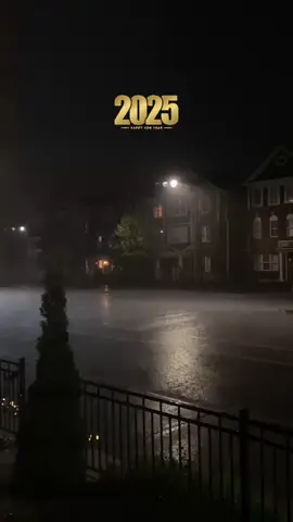 #بداية عام جديد، لكم منا كل الحب♥️.              #2025