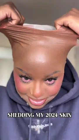 Goodbye 2024 👋🏾 Hello 2025 #NewYearsEve #fyp #foryou #2025 #sfxmakeup #satisfyingvideo #extraction #baldcap #mua 