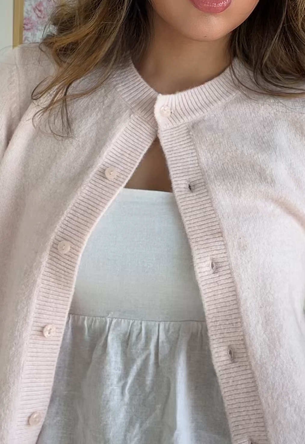 loving this pink cardi #fitcheck #girlythings #pink #shabbychic #OOTD 