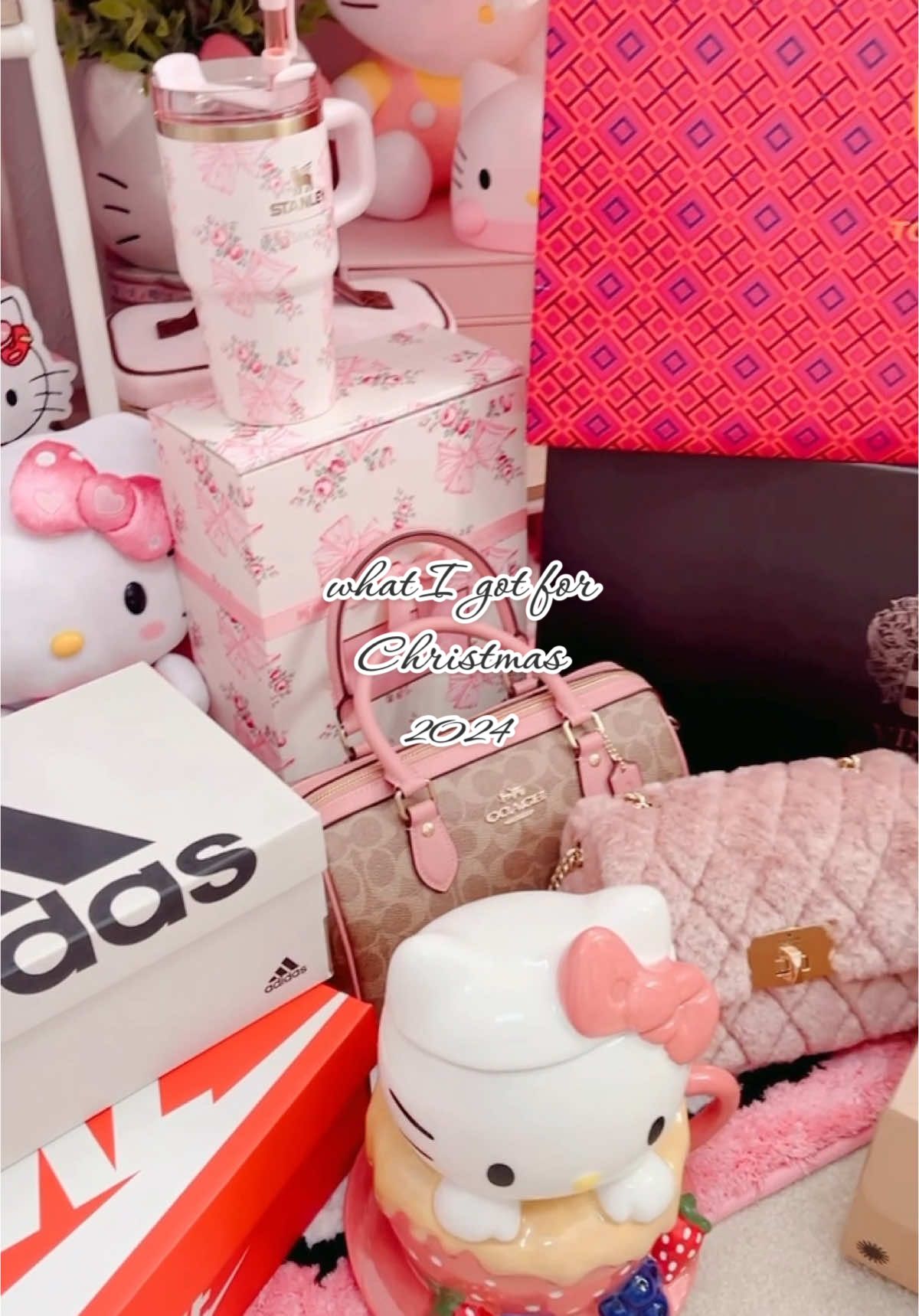 Grateful and truly blessed 🙏🏼🩷 thank you to my amazing family and boyfriend for these beautiful gifts 🎁🎄🎀 #fyp #imjustagirl #coach #bow #bag #pov #hellokitty #pink #pinkaesthetic #viraltiktok #aesthetic #christmasgift #shoes 