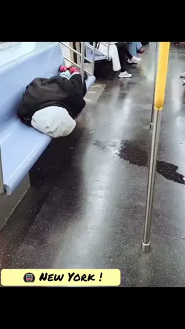 Happy New Year !!! FROM NEW YORK ! 🤣🤣🤣 #happynewyear #newyorkmetrostation #homelessman #happyfunny #nebunieeeee😆😂🤣😆 #fypviralシ 